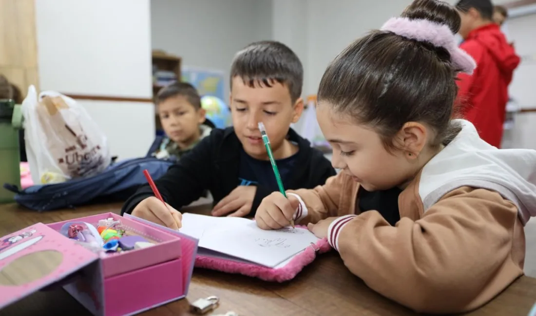 Başiskele’de 9. yılına giren Çocuk Üniversitesi’nde, 2025-2026 eğitim dönemi için