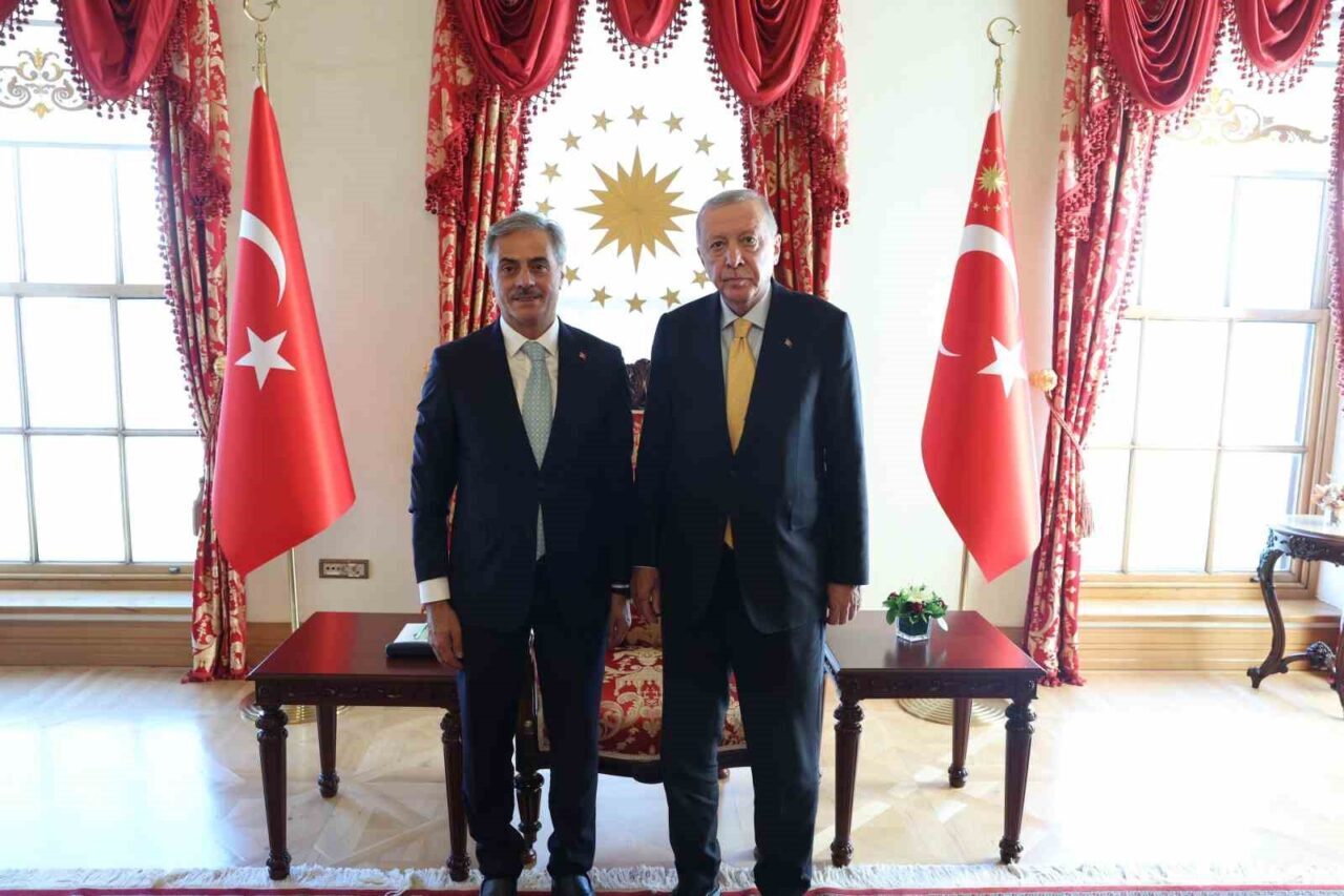 Sakarya Büyükşehir Belediye Başkanı Yusuf Alemdar, Dolmabahçe’de Cumhurbaşkanı Recep Tayyip