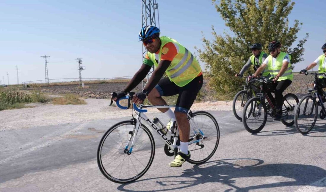 Konya Büyükşehir Belediyesi, şehrin tarihi, kültürel ve doğal güzelliklerini bisikletle