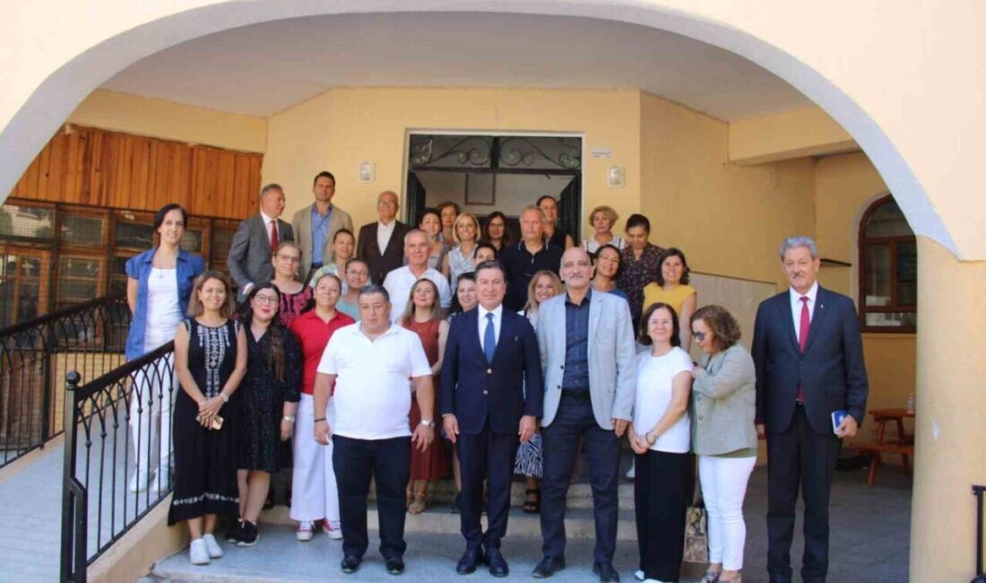 Muğla Büyükşehir Belediye Başkanı Ahmet Aras, 2025-2026 eğitim-öğretim yılının başlamasıyla