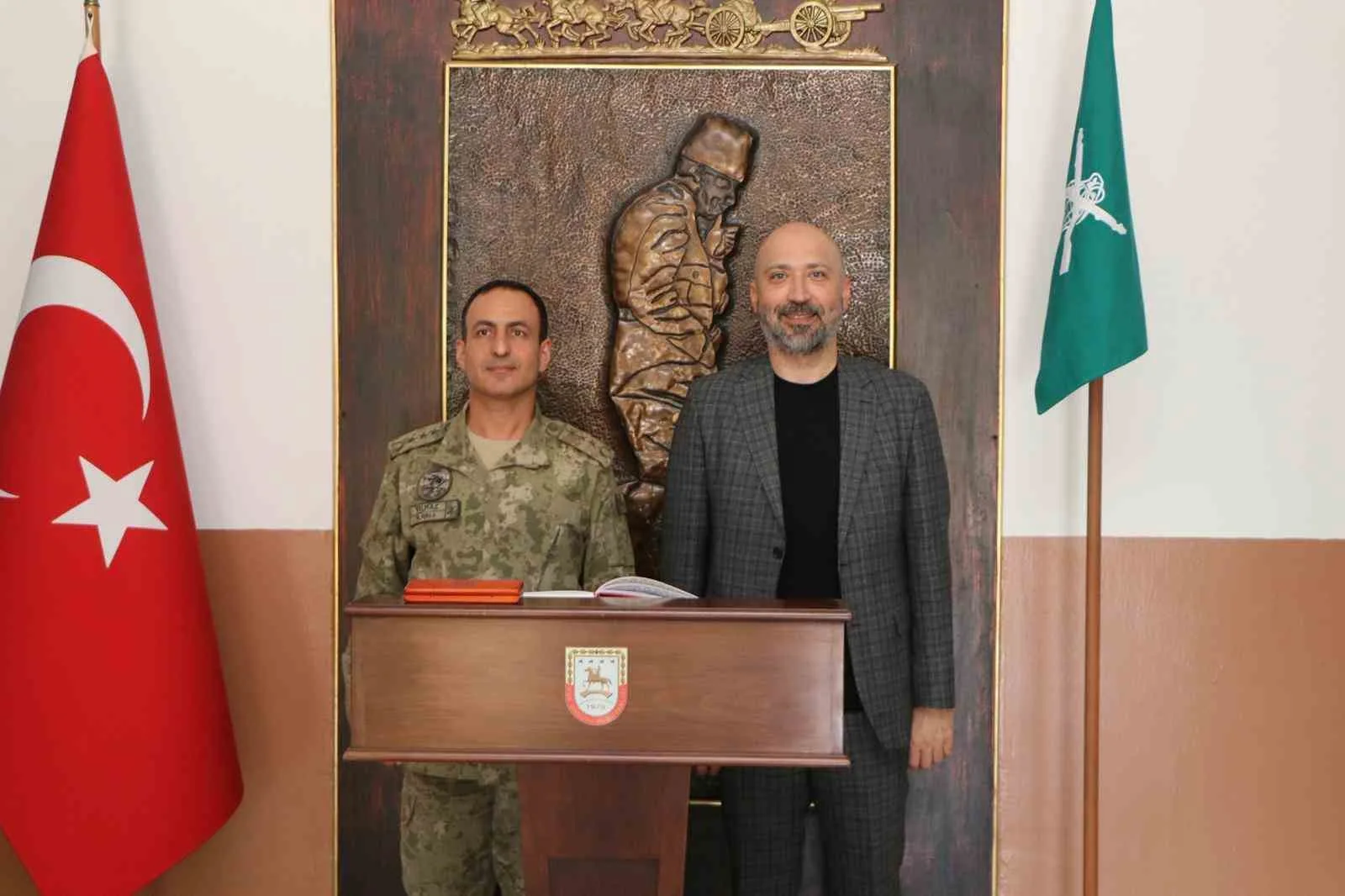 Söke Belediye Başkanı Dr. Mustafa İberya Arıkan, Söke Garnizon Komutanlığı