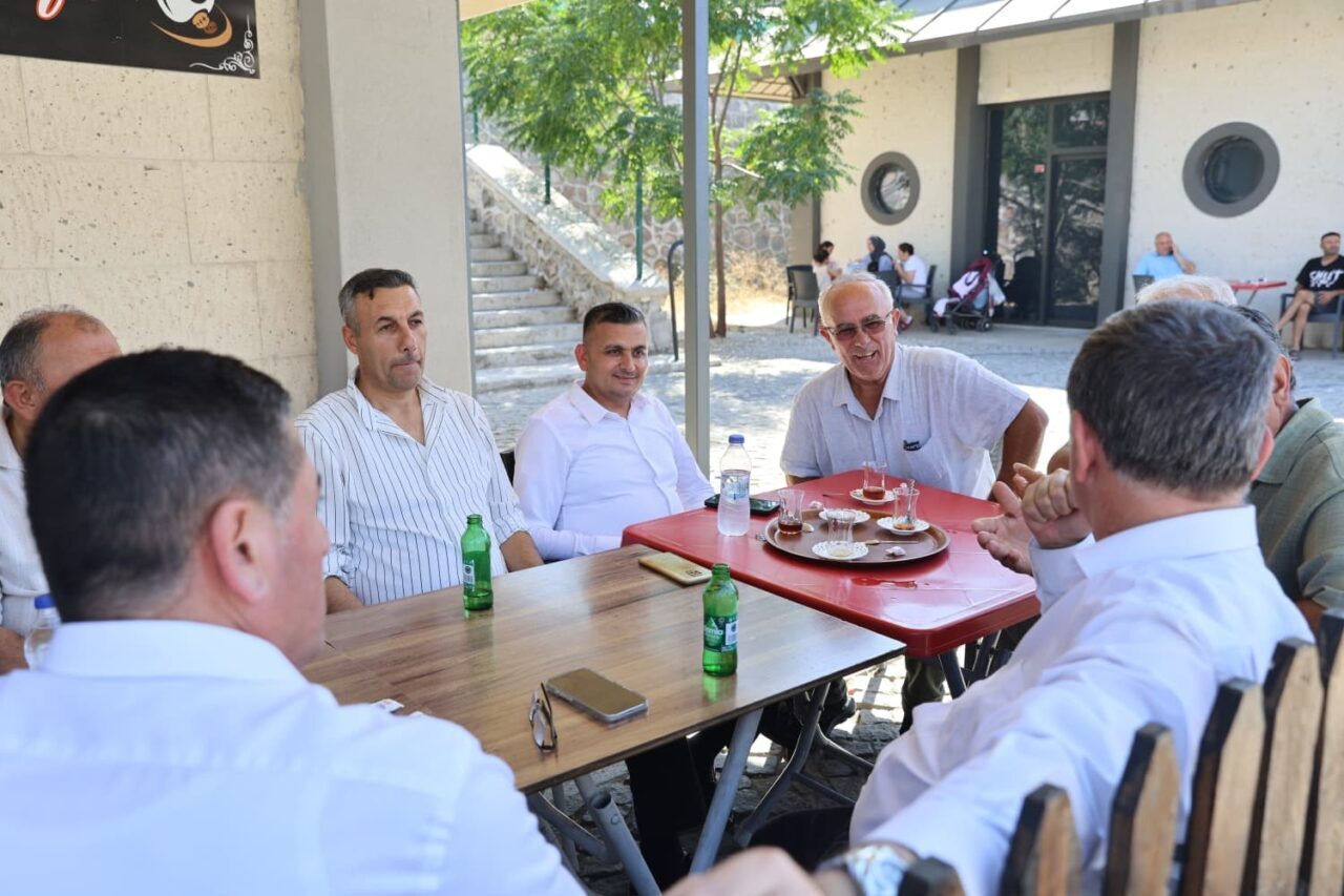 Her fırsatta halkla iç içe olmaya devam eden Yunusemre Belediye