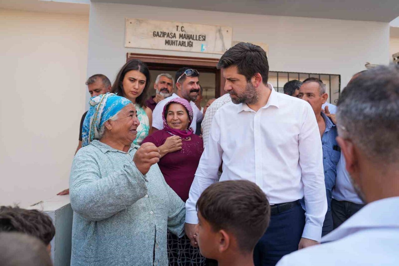 Tarsus Belediye Başkanı Ali Boltaç, Gazipaşa Mahallesi’nde esnaf ve vatandaşlarla