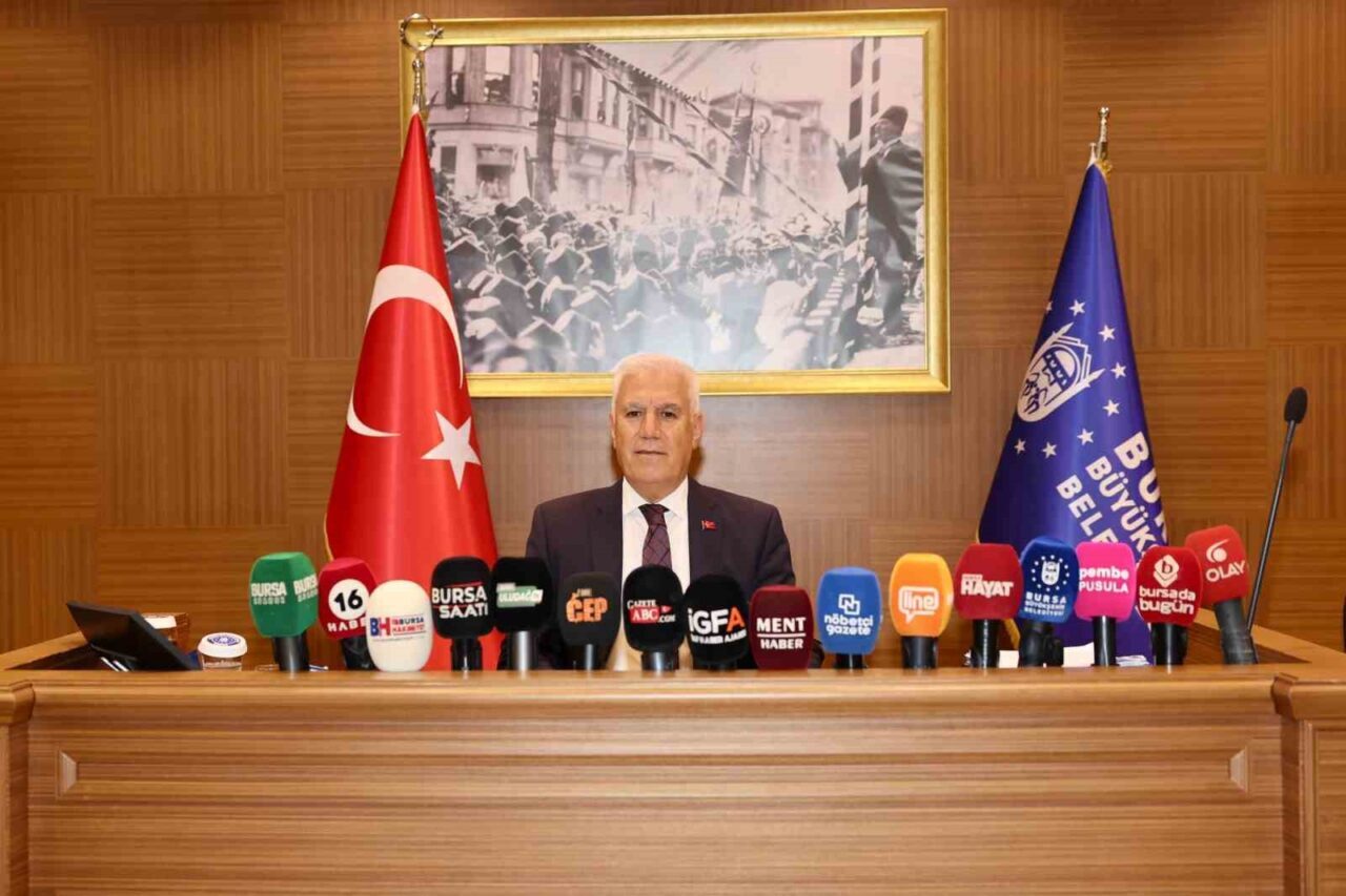 Bursa Büyükşehir Belediye Başkanı Mustafa Bozbey, Bursa’nın 103 yıl önce