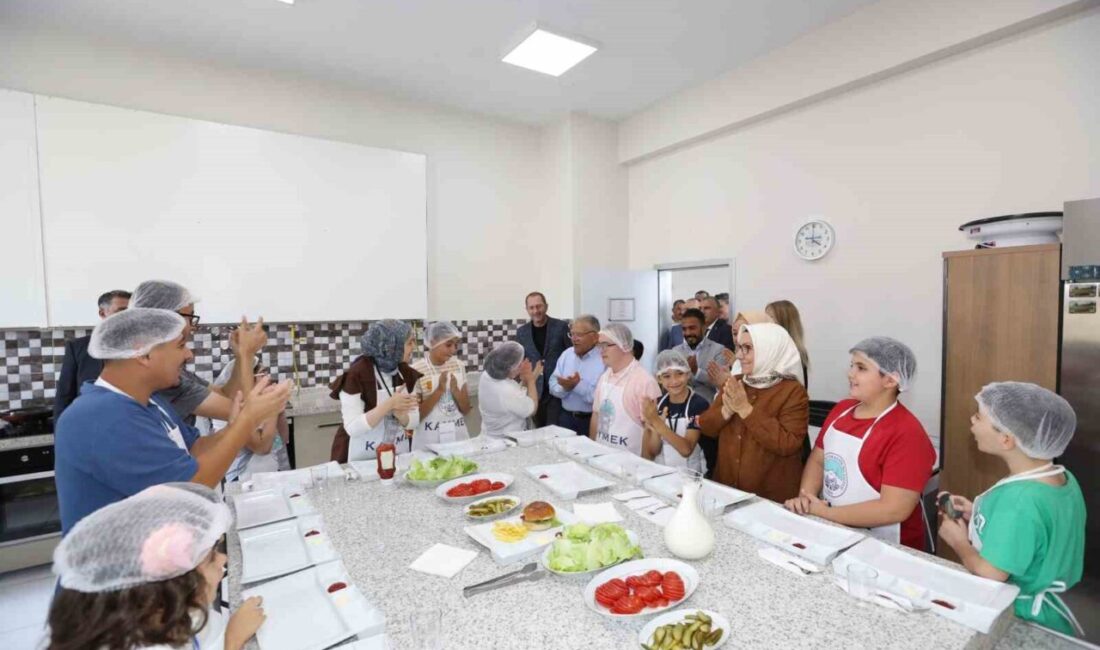 Kayseri Büyükşehir Belediye Başkanı Dr. Memduh Büyükkılıç ve eşi Dr.