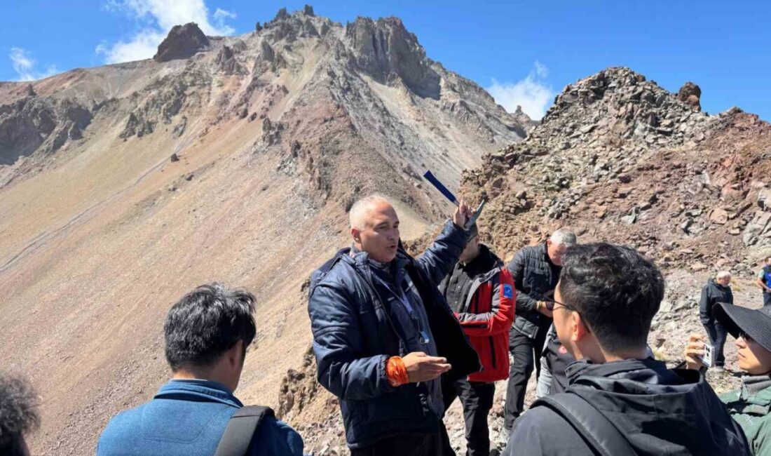 Kayseri Büyükşehir Belediye Başkanı Dr. Memduh Büyükkılıç, AFAD Deprem ve