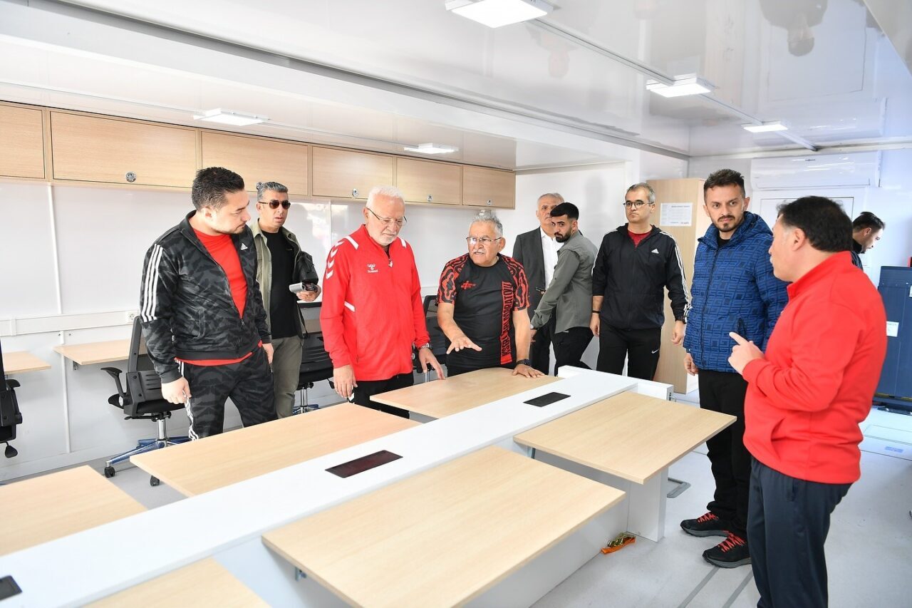 Kayseri Büyükşehir Belediye Başkanı Dr. Memduh Büyükkılıç, Avrupa Birliği hibesiyle