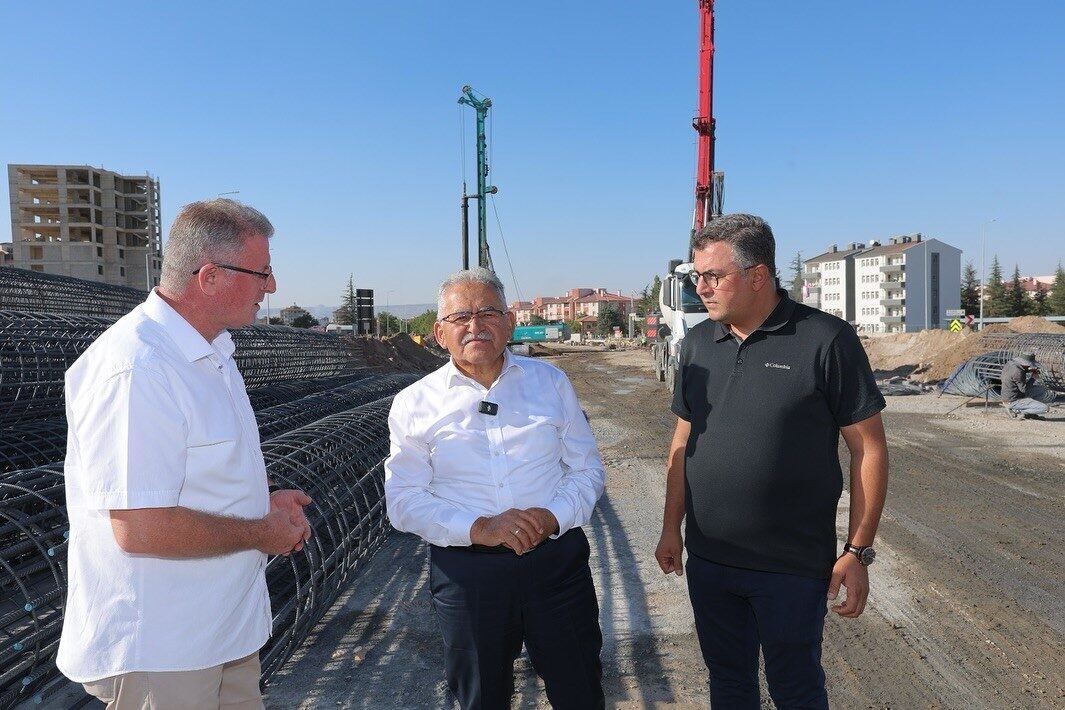 Kayseri Büyükşehir Belediye Başkanı Dr. Memduh Büyükkılıç, Mehmet Özhaseki Bulvarı