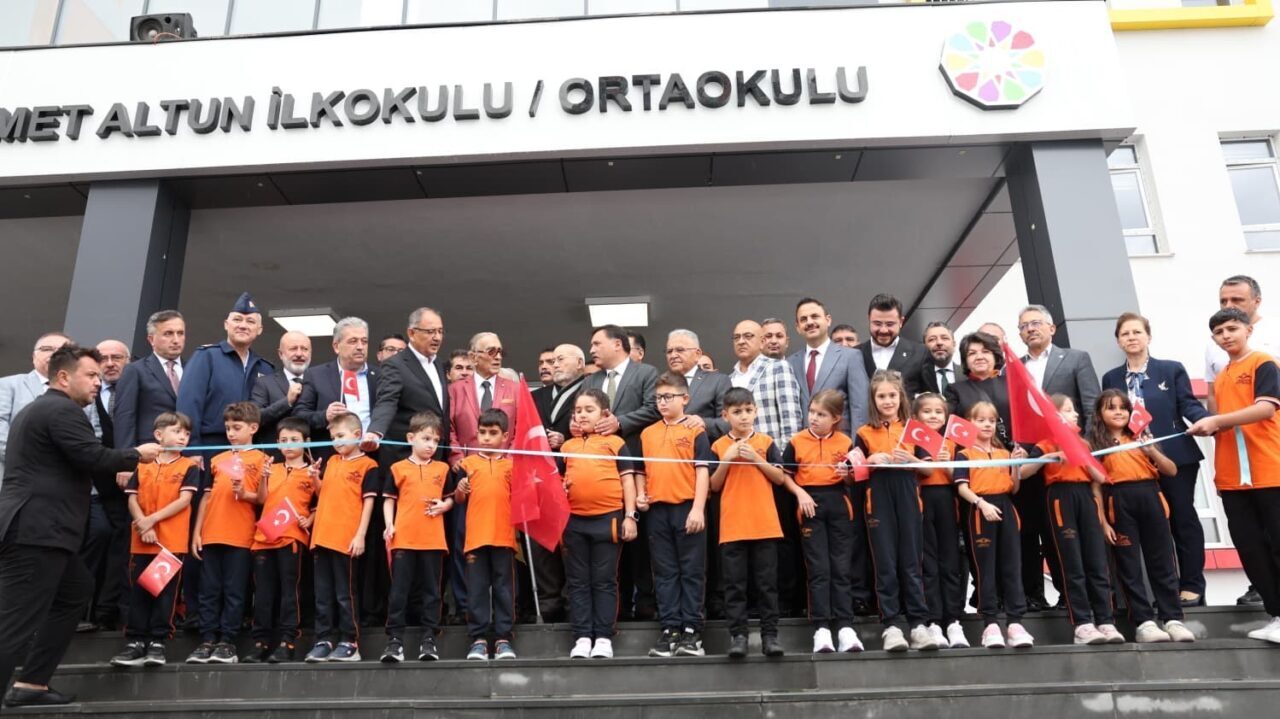 Kocasinan Belediyesi’nin hayırsever iş birliğiyle Kayseri’ye kazandırdığı Türkan Altun ve