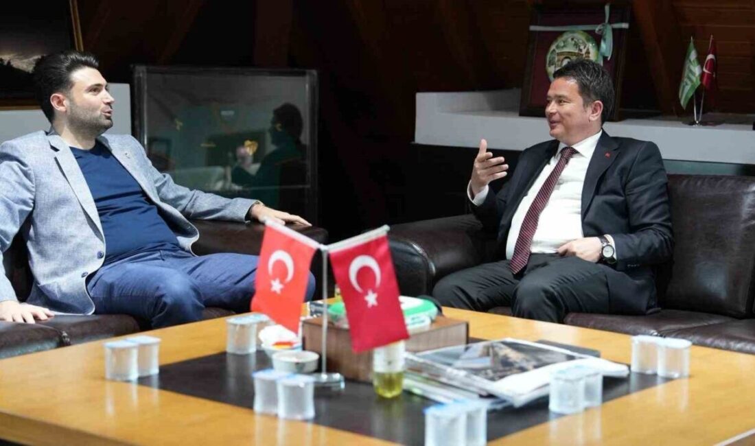 Osmangazi Belediye Başkanı Erkan Aydın, Bursaspor Başkanı Enes Çelik’i ziyaret