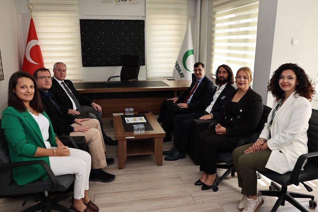 Kütahya Belediye Başkanı Eyüp Kahveci, Yeşilay Kütahya Şube Başkanı Mehmet