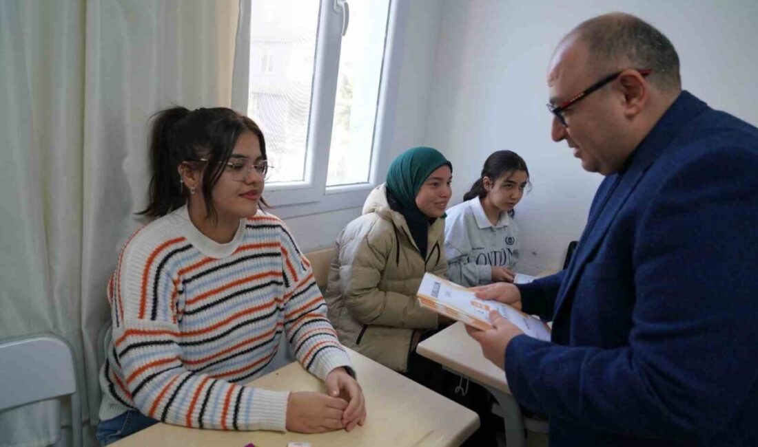 Mersin’in Erdemli Belediye Başkanı Mustafa Kara, gençlerin eğitime erişimini kolaylaştırmak