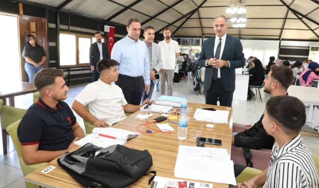 Eyyübiye Belediye Başkanı Mehmet Kuş, Haleplibahçe Eğitim Otağını ziyaret ederek