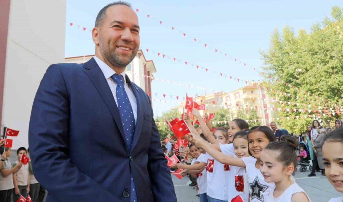 Niğde Belediye Başkanı Emrah Özdemir, 2025-2026 eğitim-öğretim yılının başlamasıyla ilgili