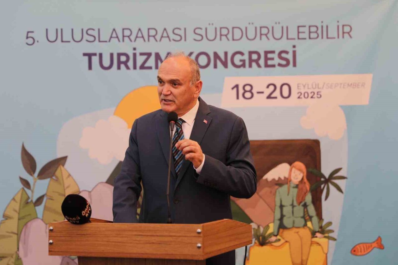 Düzce Belediye Başkanı Dr. Faruk Özlü, Akçakoca Saklıkoy Otel’de düzenlenen