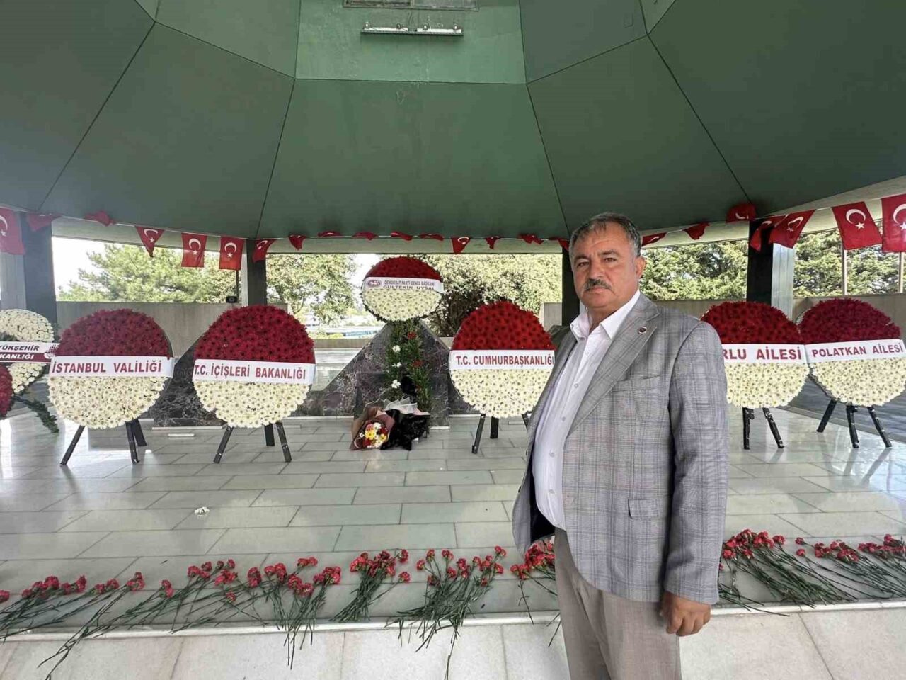 DENİZLİ (İHA) – Denizli’nin Beyağaç Belediye Başkanı Sezayi Pütün, demokrasi