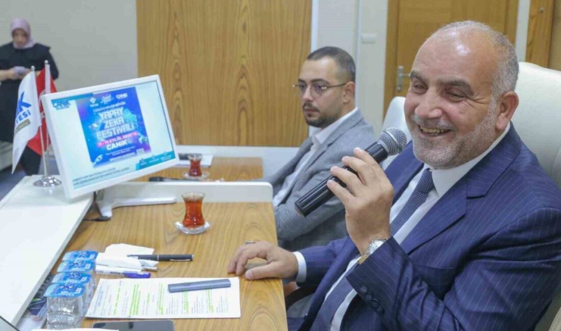 Samsun’un Canik Belediye Başkanı İbrahim Sandıkçı, vatandaşların taleplerini çözüme kavuşturmaya