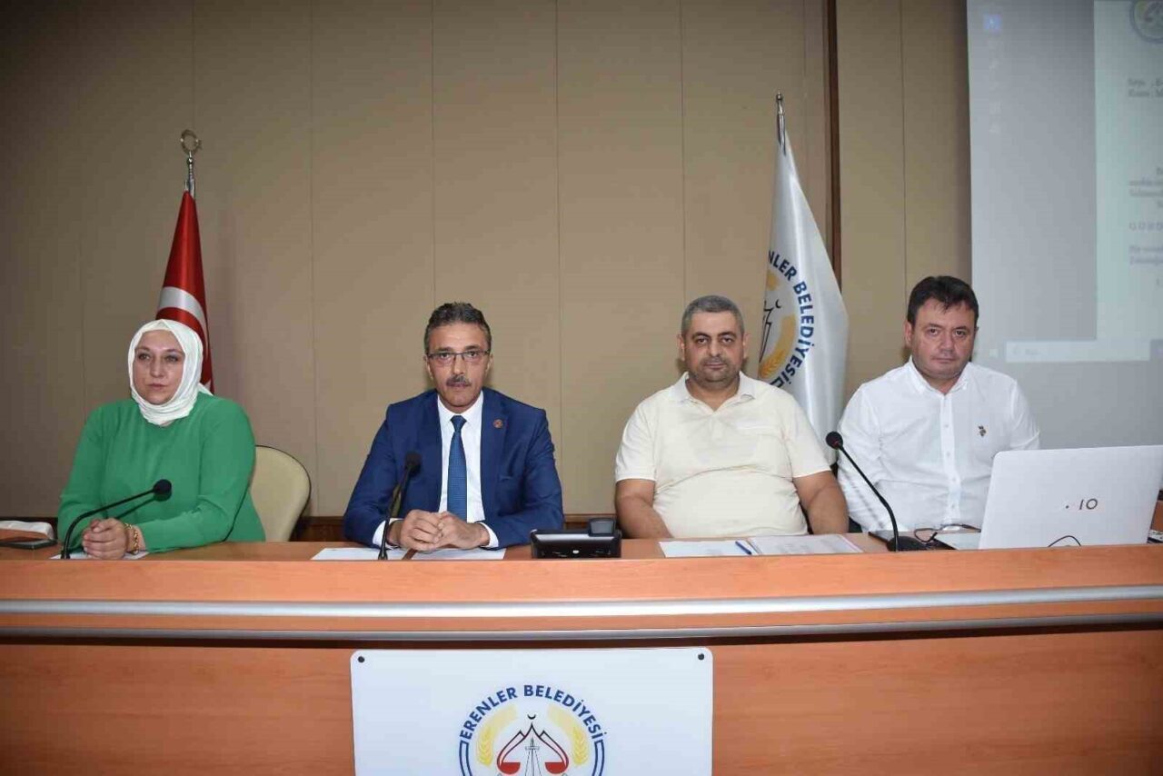 Eylül Ayı Olağan Meclis Toplantısında Çarşamba Pazarının kumaş kısmının yeni