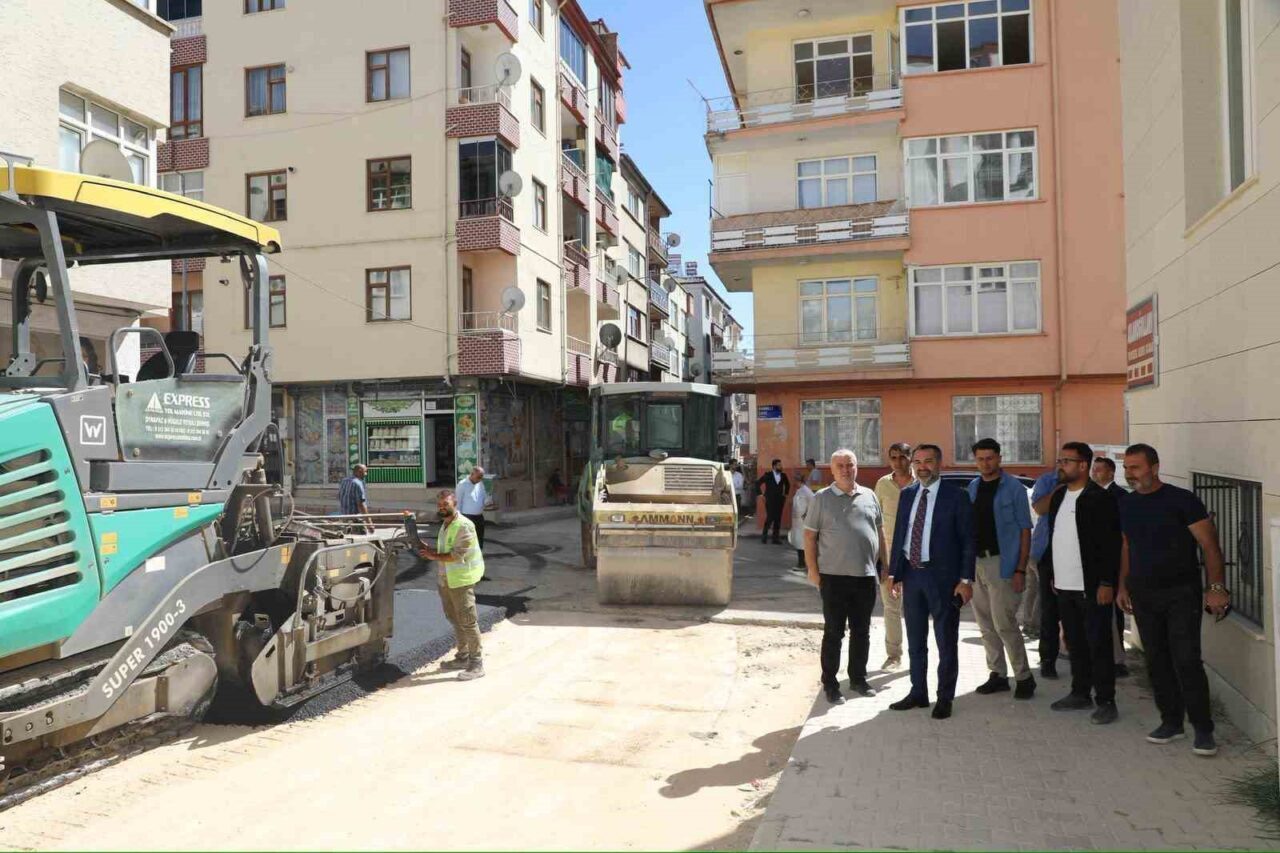 Saha çalışmalarını aralıksız sürdüren Elazığ Belediye Başkanı Şahin Şerifoğulları, İzzetpaşa