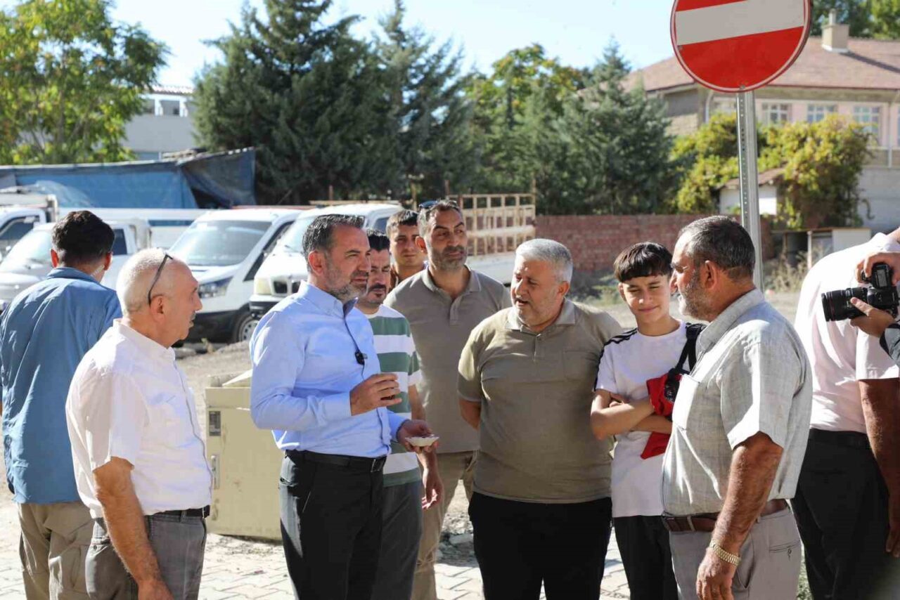 Vatandaşlarla bir araya gelen Elazığ Belediye Başkanı Şahin Şerifoğulları, “Mahalle