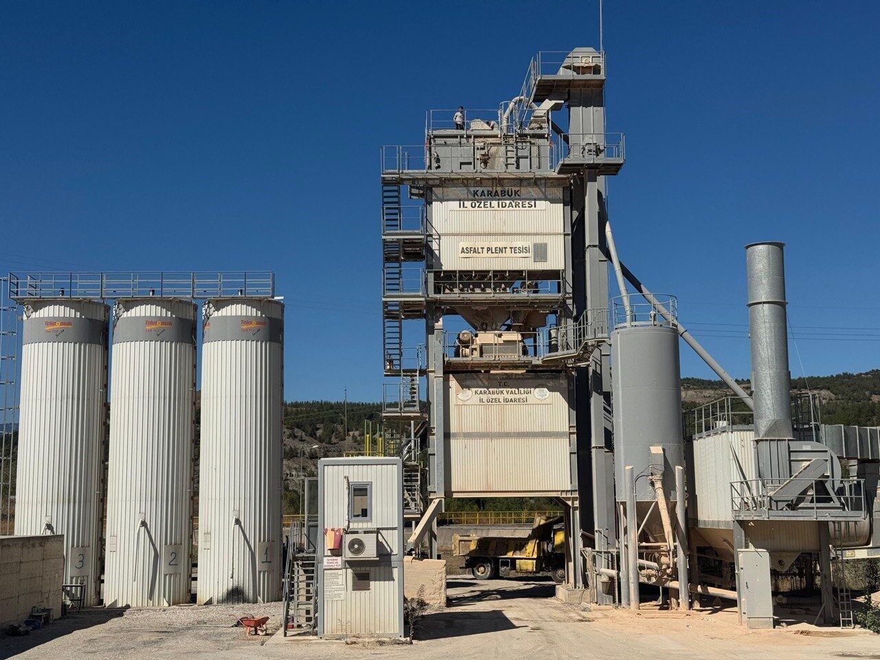 Karabük İl Genel Meclis Başkanı Ahmet Sözen, asfalt plentinde bugüne