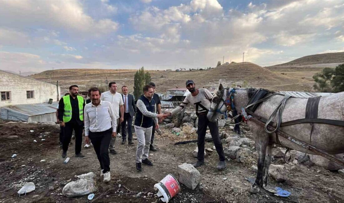 Yakutiye Belediye Başkanı Mahmut Uçar, Kırmızıtaş Köyü’nde meydana gelen yangın