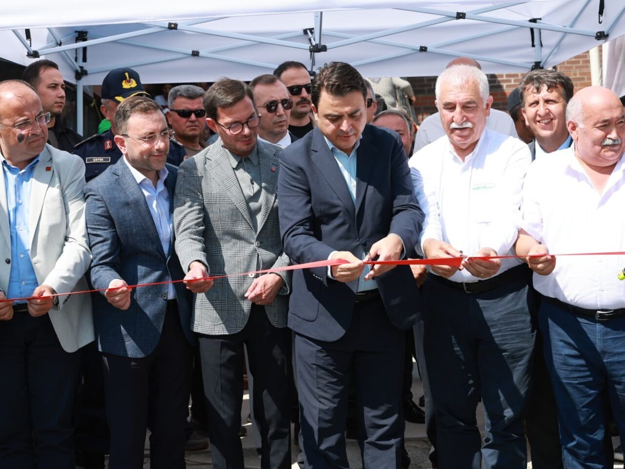 Tokat’ın Artova ilçesinde yapımı tamamlanan cemevi, düzenlenen törenle hizmete açıldı.