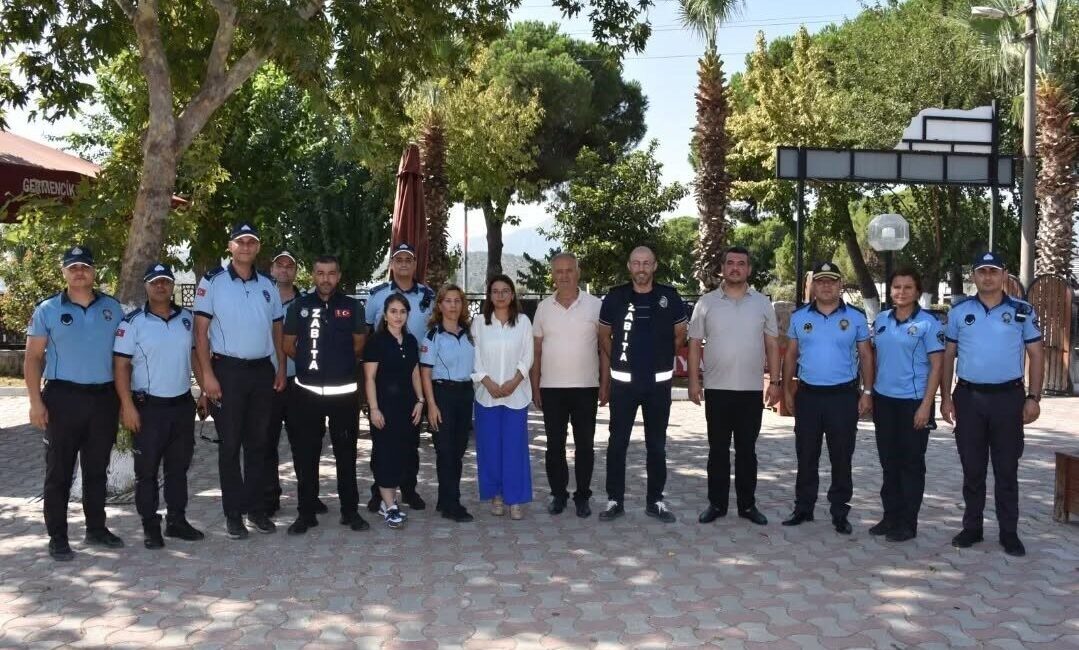 Germencik Belediye Başkanı Burak Zencirci, Zabıta Haftası dolayısıyla belediyede görev