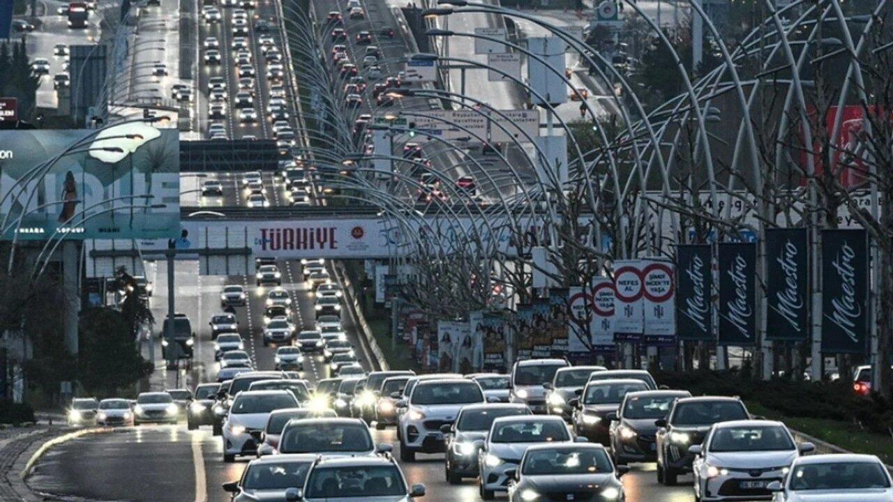 Ankara Büyükşehir Belediyesi’nin Sincan Yenikent girişinde başlattığı köprülü kavşak çalışması,