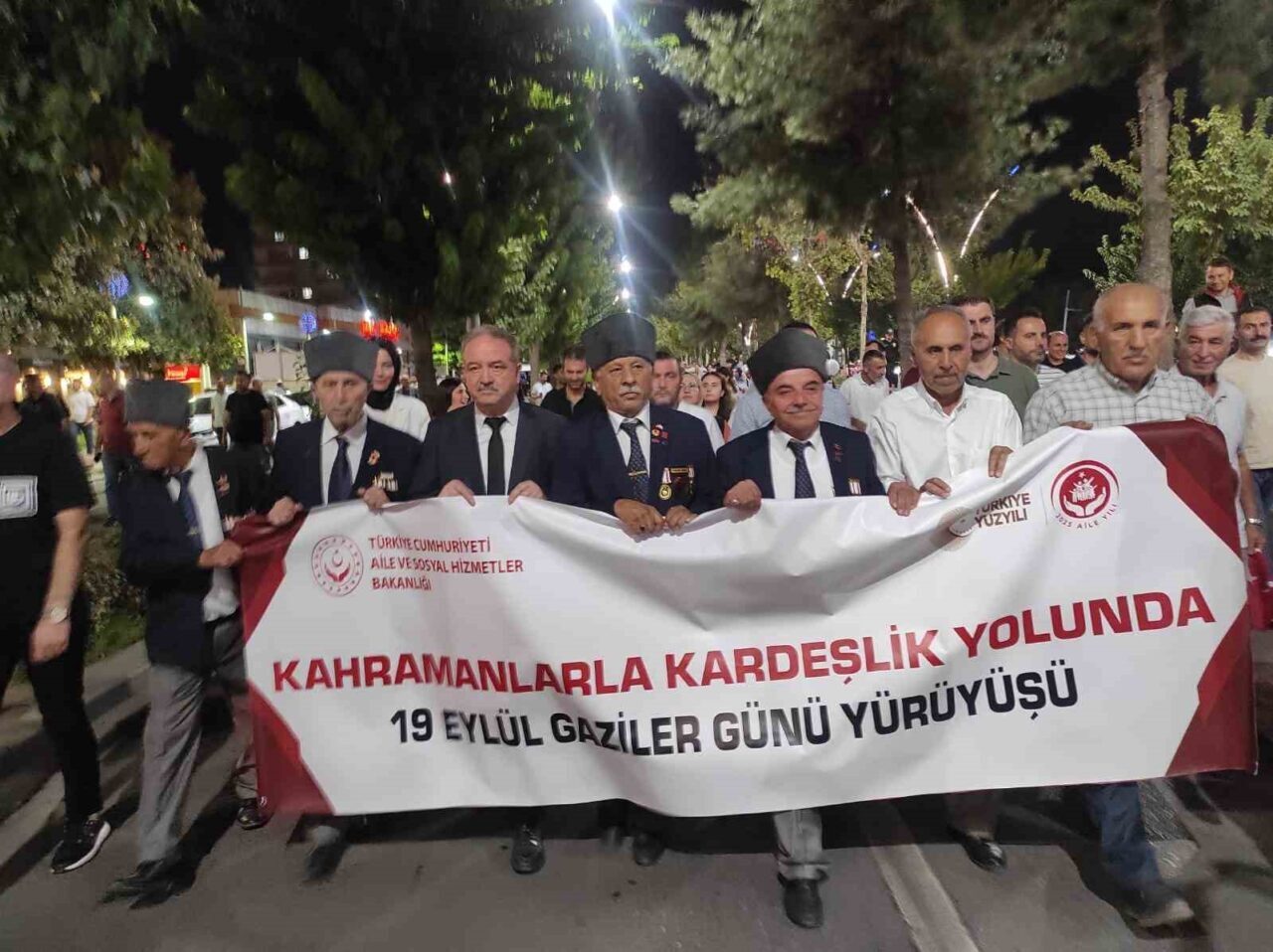 Batman’da 19 Eylül Gaziler Günü dolayısıyla kortej yürüyüşü düzenlendi. Yürüyüşe