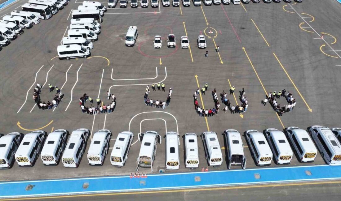 Batman’da okul servisleri denetlenirken sürücülere eğitim verildi. Batman İl Emniyet