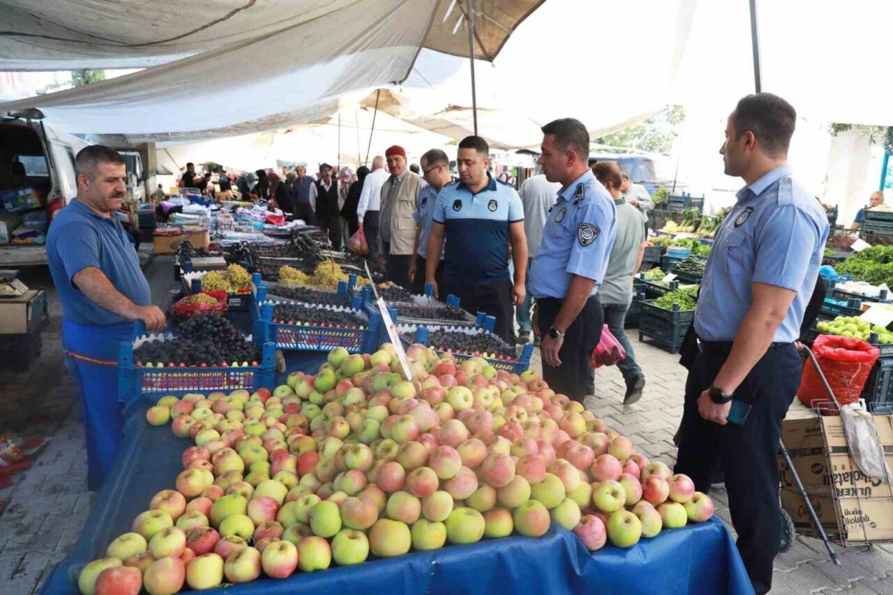 Battalgazi Belediyesi Zabıta Müdürlüğü ekipleri, ilçe genelindeki pazar yerlerinde denetimlerini