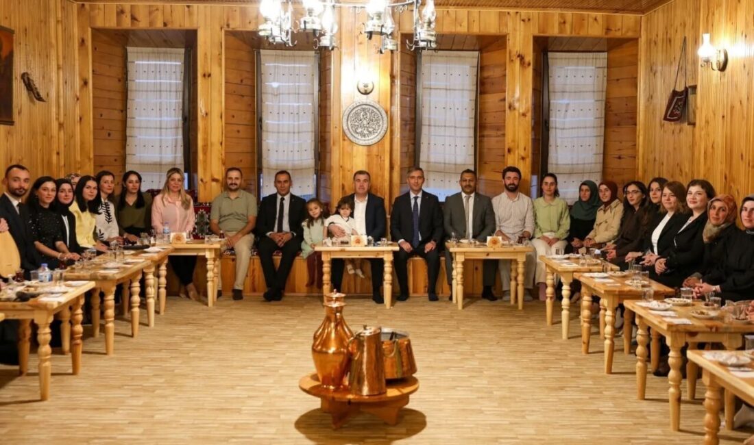 Bayburt Valisi Mustafa Eldivan, “Öğretmen Akademisi Projesi” kapsamında ile atanan