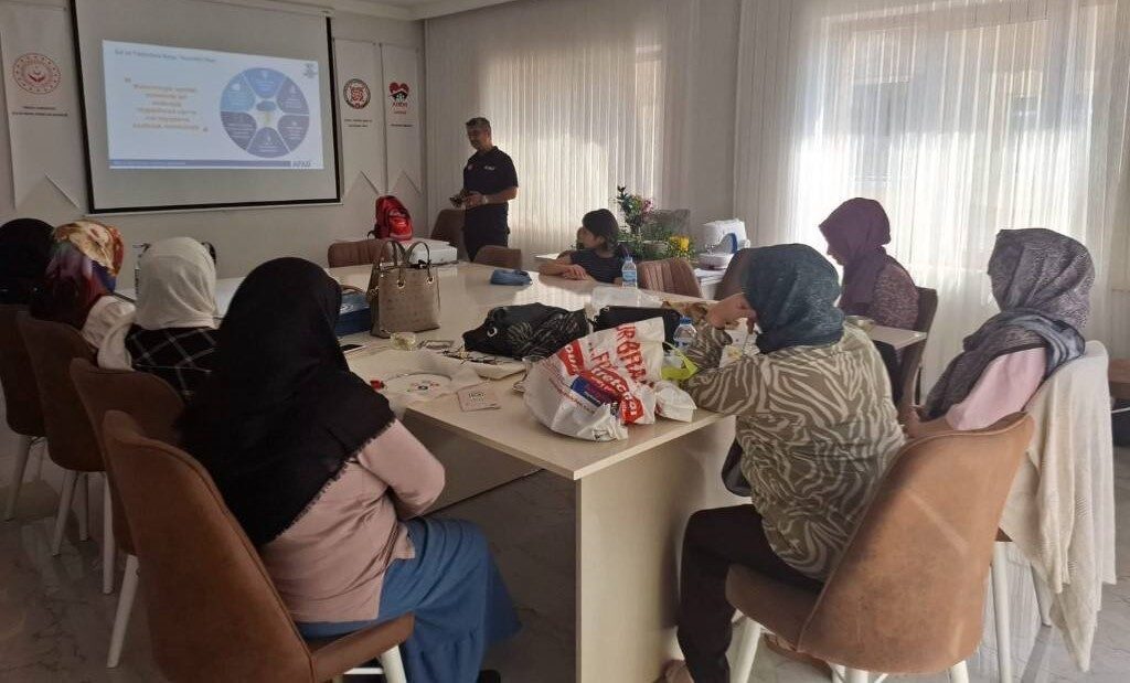 Bayburt Aile Destek Merkezi (ADEM) eğitmen ve kursiyerlerine, Bayburt İl