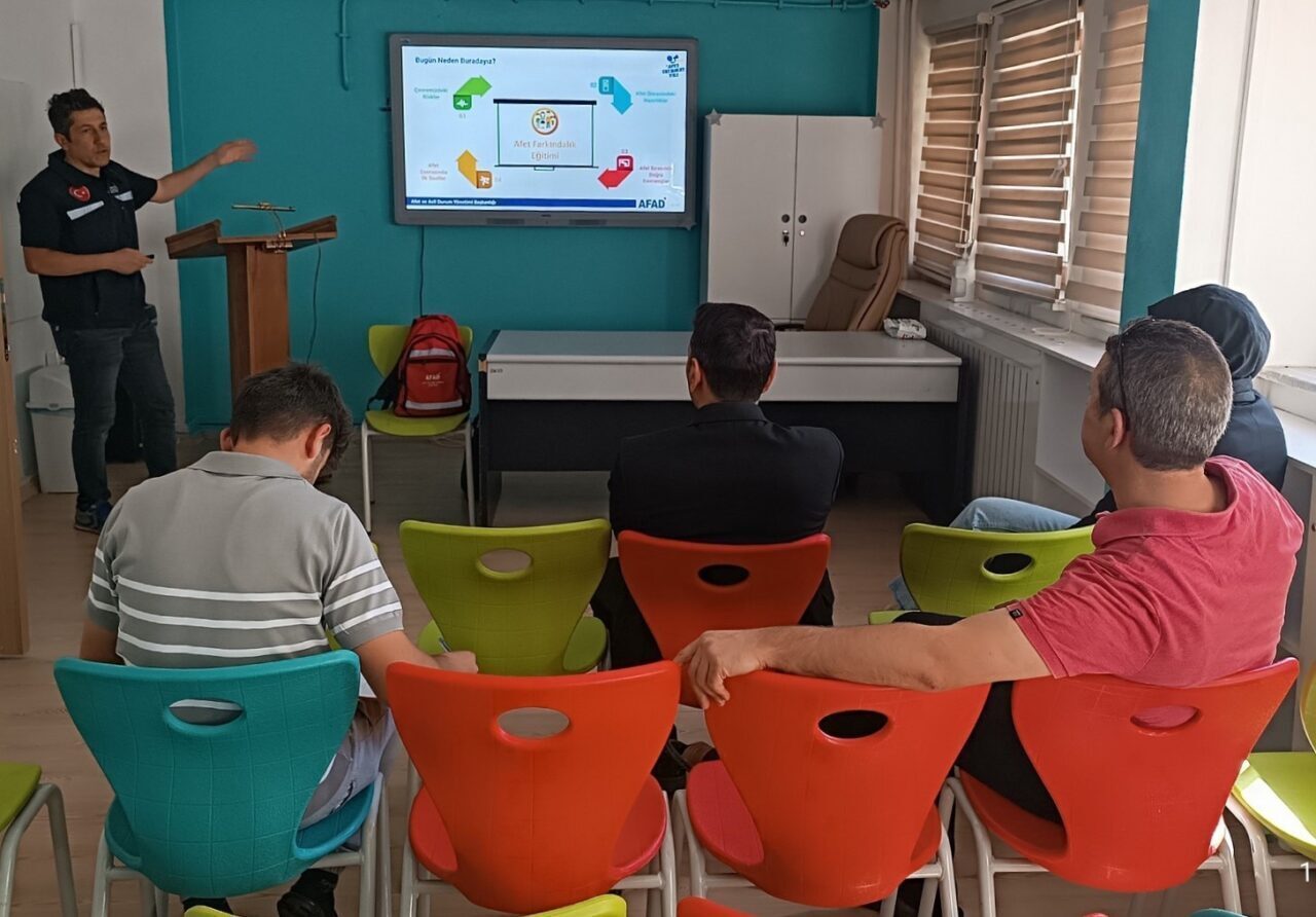 Bayburt Bilim ve Sanat Merkezi (BİLSEM) personeline, Bayburt İl Afet