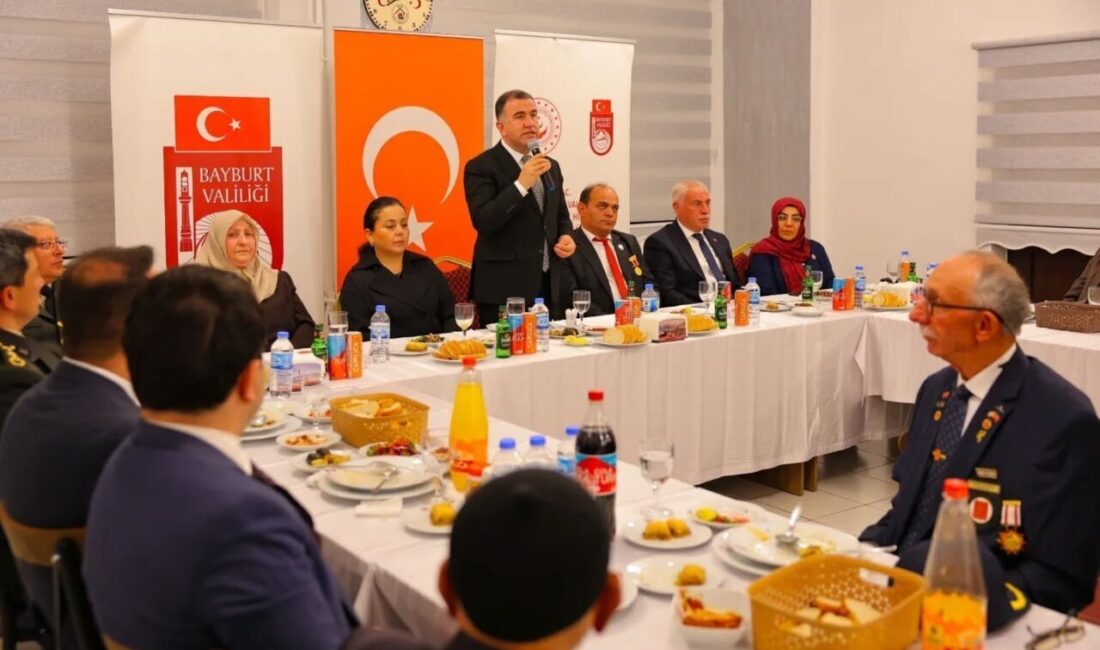 Bayburt’ta Gaziler Günü dolayısıyla düzenlenen program kapsamında şehit aileleri ve