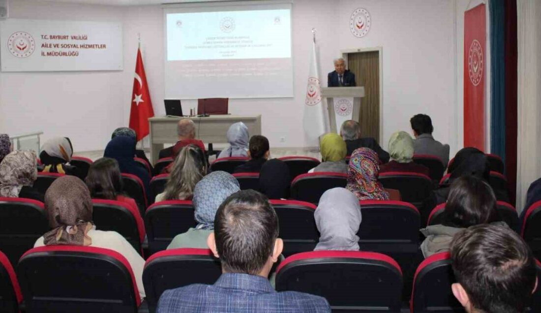 Bayburt’ta, çocuk alanında görev yapan meslek elemanlarına yönelik ’Yerinde Eğitim