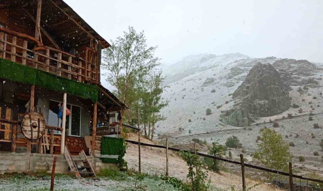 Bayburt’un yüksek rakımlı köylerine sonbahar mevsiminde kar yağdı. Yoncalı, Üzengili