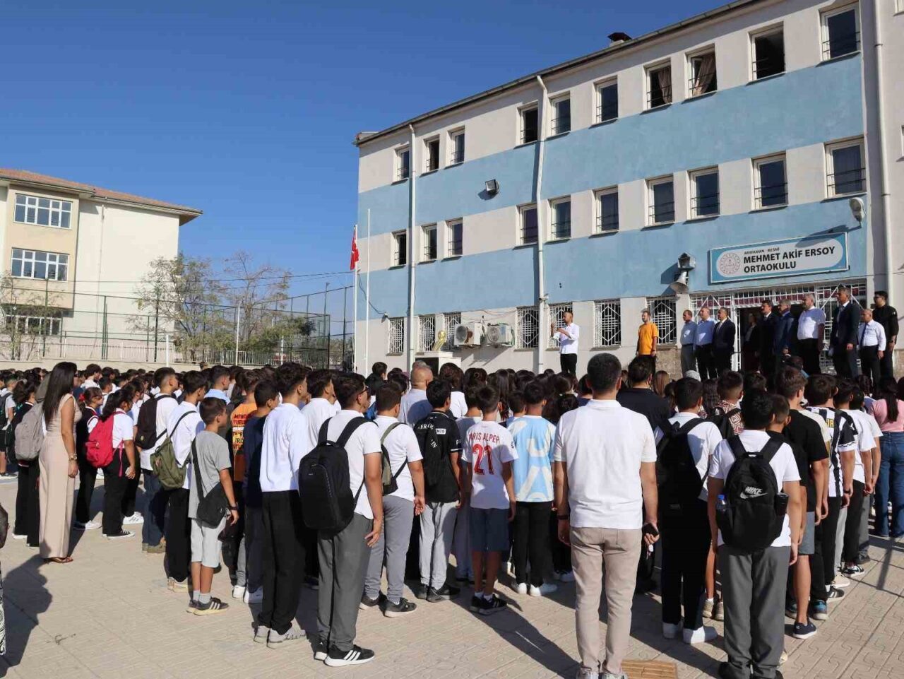 2025-2026 eğitim-öğretim yılı Adıyaman’ın Besni ilçesinde başladı. İlçede tüm kademelerde