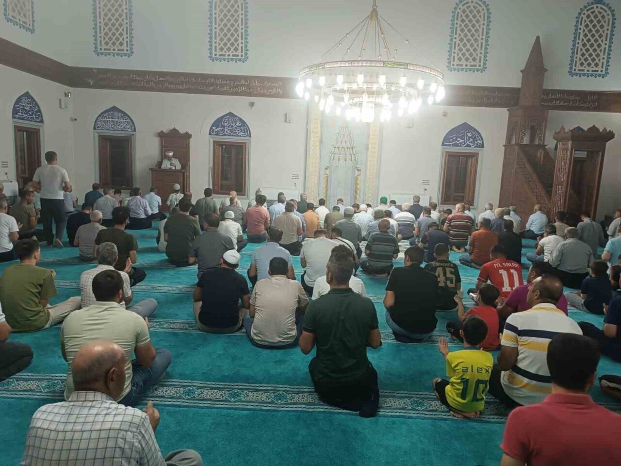 Adıyaman’ın Besni ilçesinde Mevlid Kandili, düzenlenen programla idrak edildi. Vatandaşların