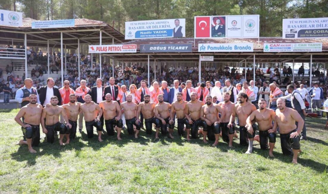 Beyağaç Belediyesi tarafından 14’üncüsü düzenlenen Hüseyin Çokal Yağlı Pehlivan Güreşlerinde
