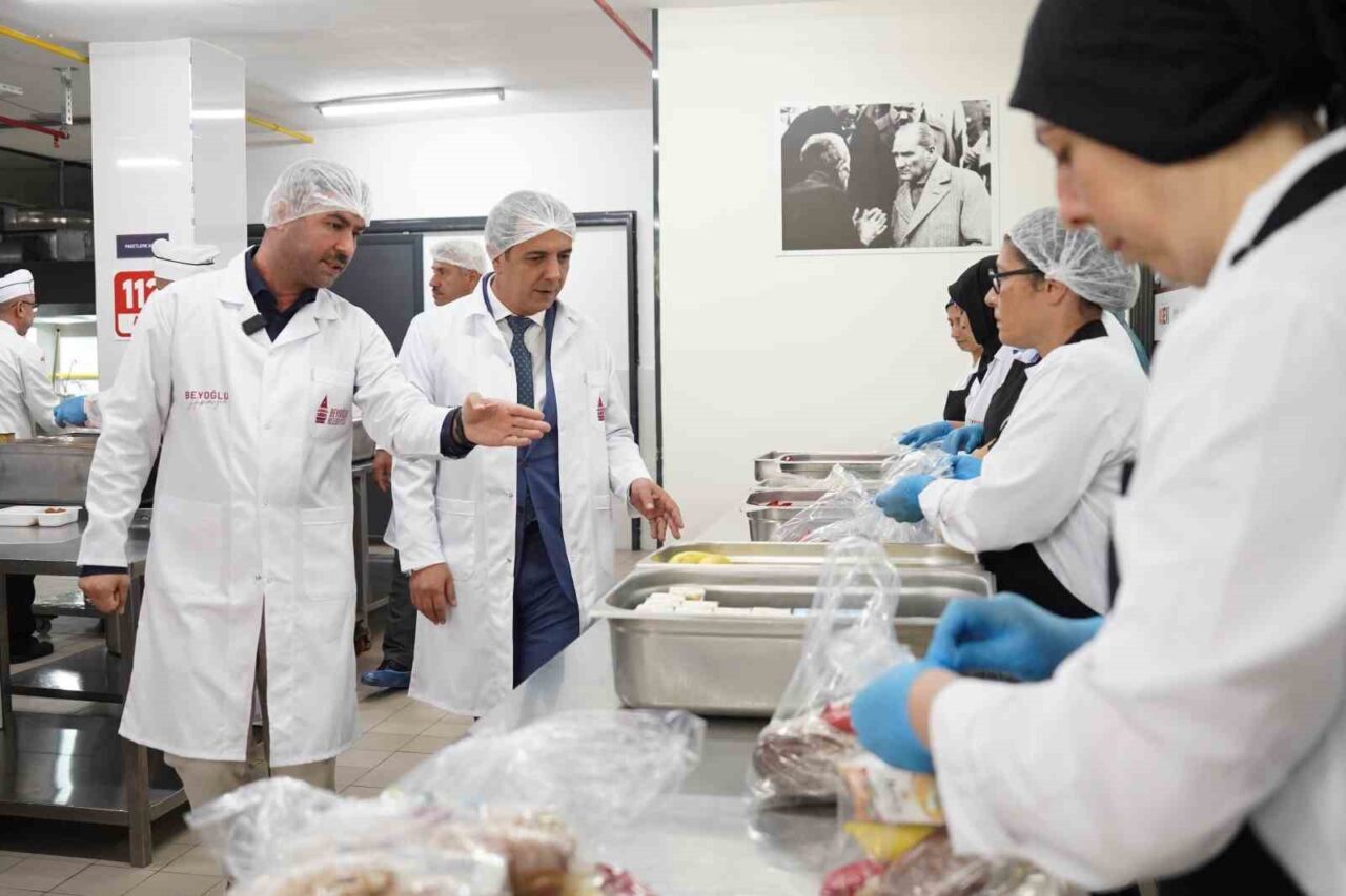 Beyoğlu’nda geçtiğimiz yıl hayata geçirilen ’Beslenme Saati’ uygulaması bu yıl