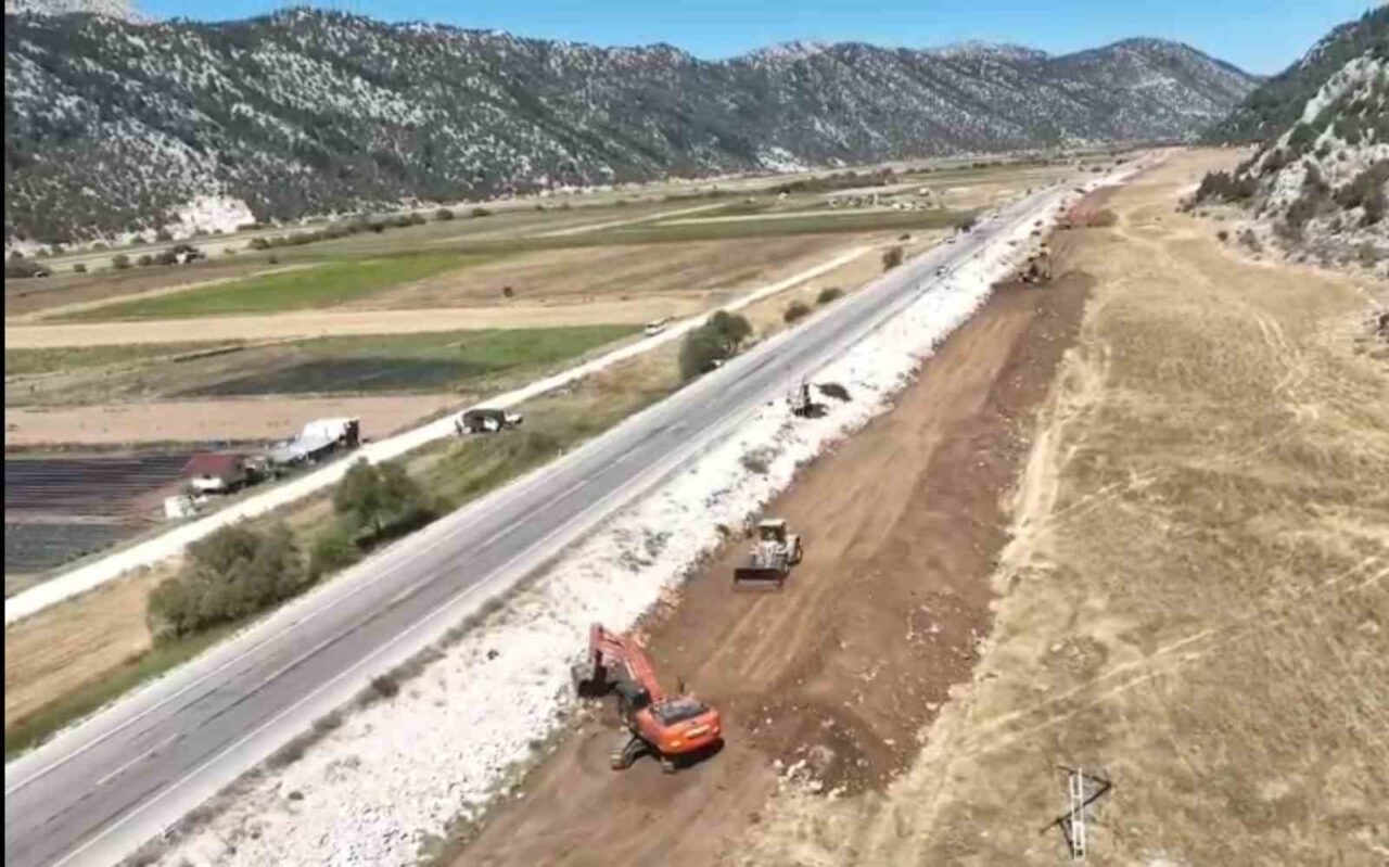 Yeni Konya Antalya Kara yolunun Beyşehir-Derebucak-Antalya arasındaki kesiminde beklenen duble