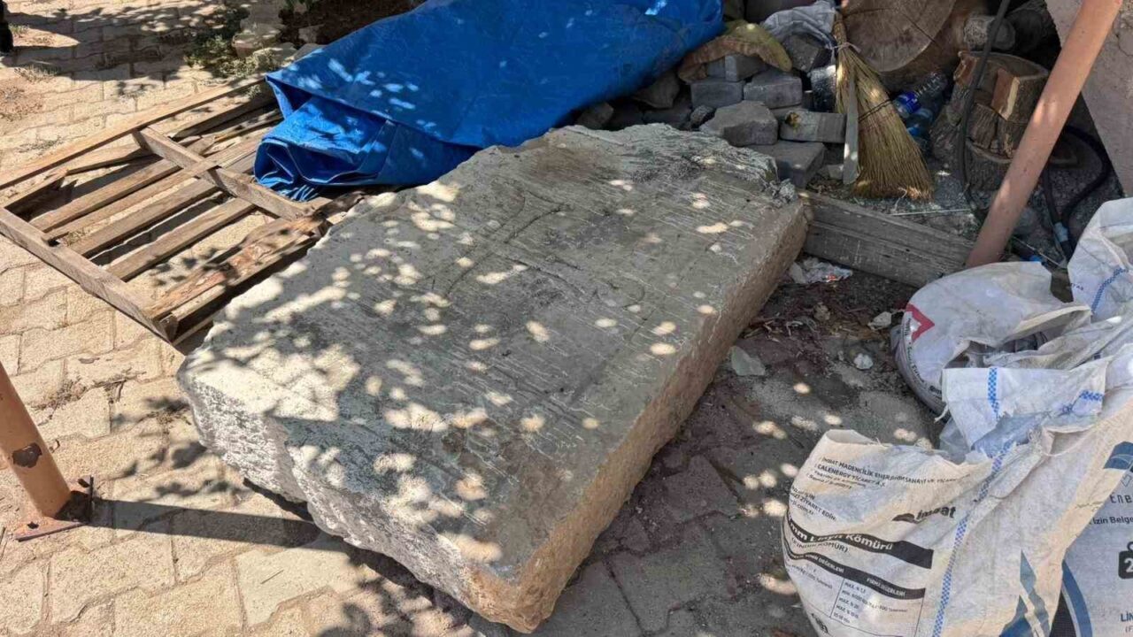 Konya’nın Beyşehir ilçesinde, dernek binası tadilatı sırasında yaklaşık 1 ton