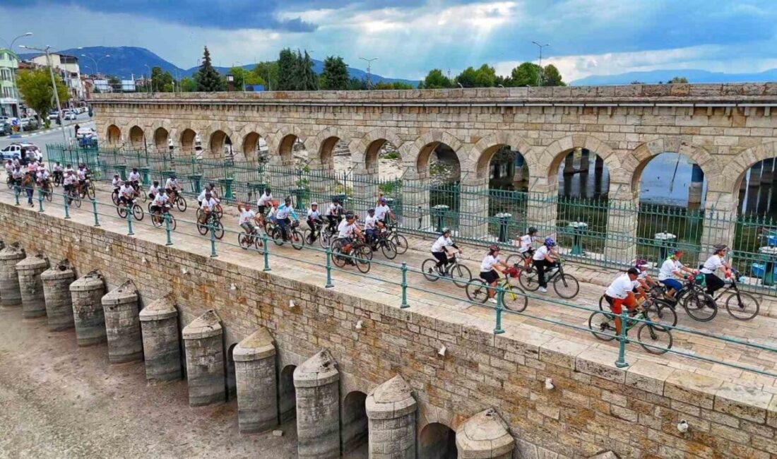 Konya’nın Beyşehir ilçesinde bu yıl 13’üncüsü gerçekleştirilen geleneksel bisiklet festivali