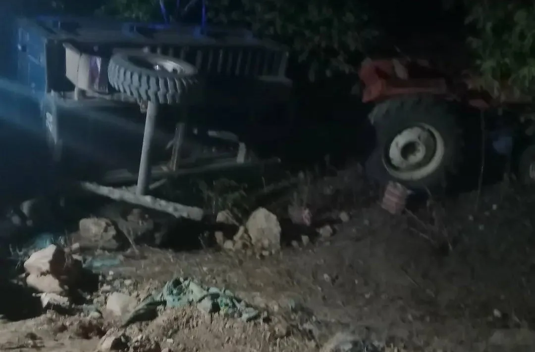 Konya’nın Beyşehir ilçesinde devrilen traktörün altında kalan 17 yaşındaki sürücü