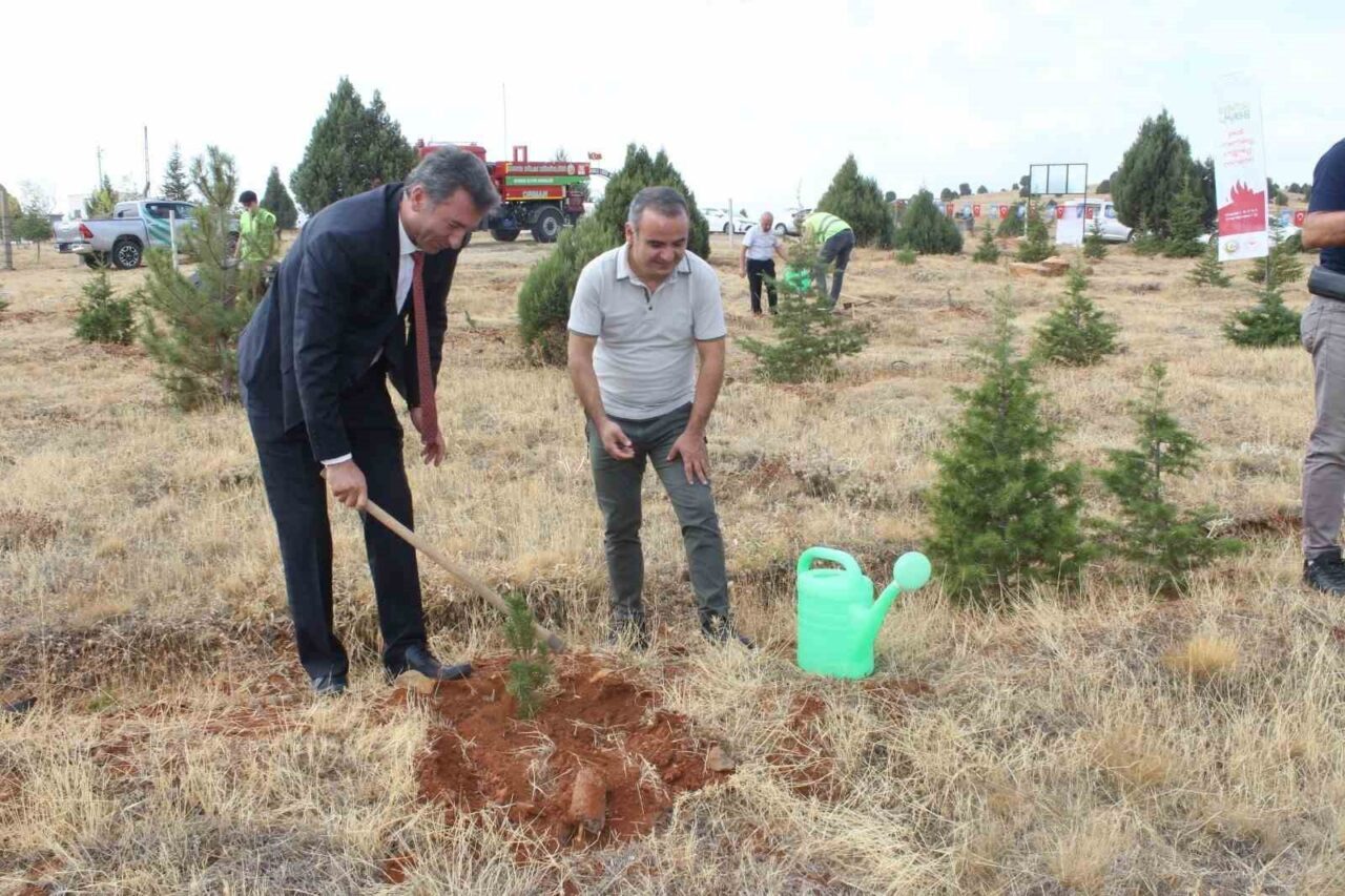 Konya’nın Beyşehir ilçesinde, 2025-2026 eğitim öğretim yılının başlaması dolayısıyla ’Yeşil