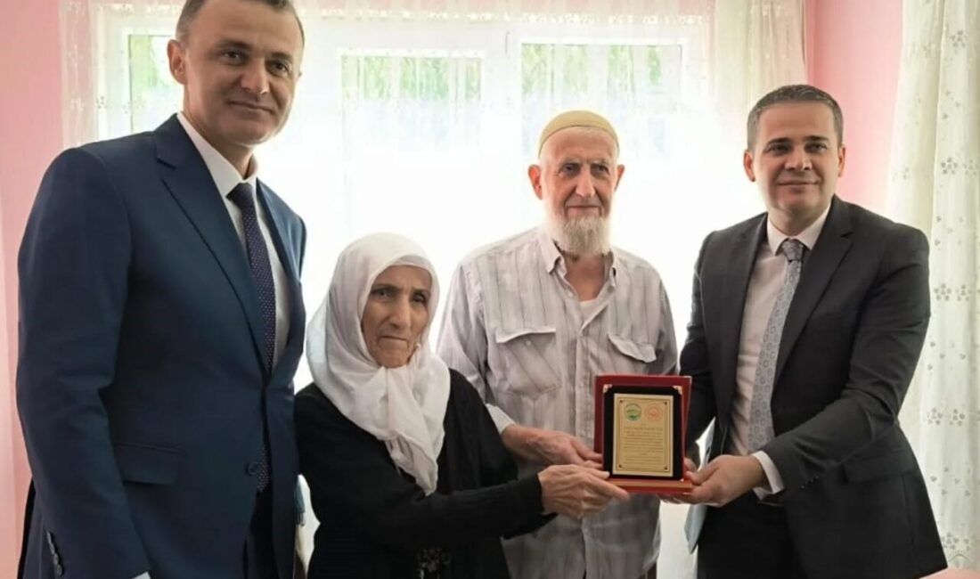 Konya’nın Beyşehir ilçesinde örnek aile seçilen, evlilikleri yarım asırlara ulaşan