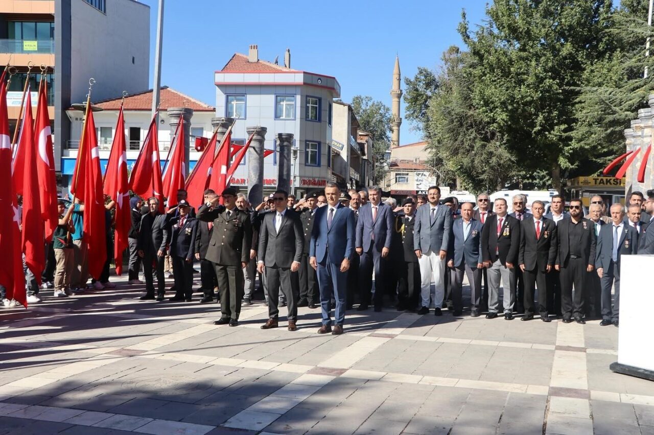 Konya’nın Beyşehir ilçesinde 19 Eylül Gaziler Günü dolayısıyla düzenlenen törende,