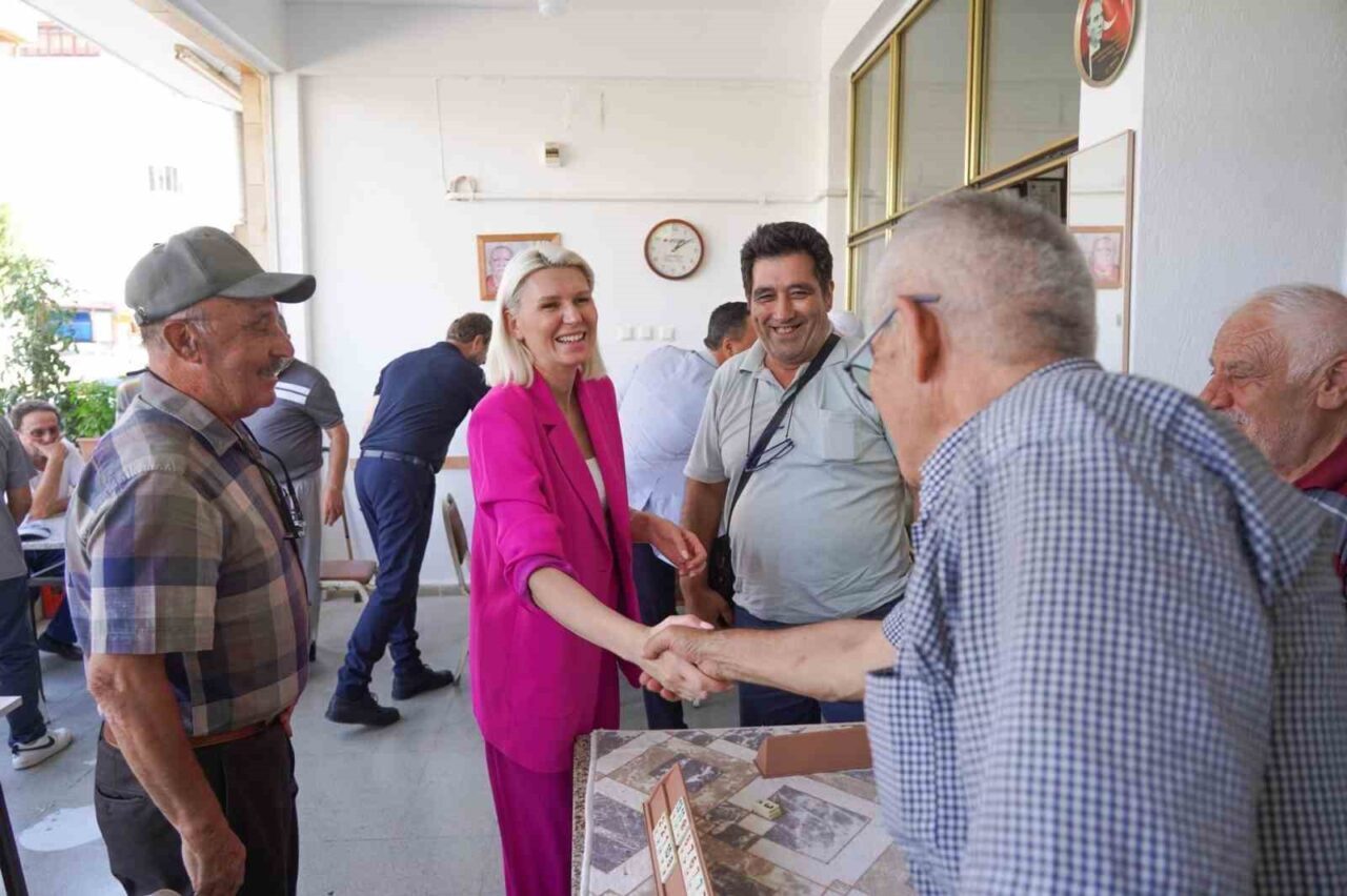 Bilecik Belediye Başkanı Melek Mızrak Subaşı, Ertuğrulgazi Mahallesi’nde esnaf ve